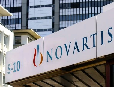 Πρωτοσέλιδο σε Bloomberg και WSJ η υπόθεση της Novartis στην Ελλάδα